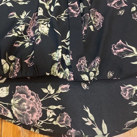 Black Rosette Floral‎ Blouse V-neck - Picture 7 of 12